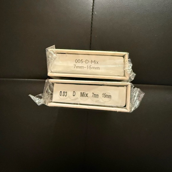 Beyoutiful wandz lashes (BWL) volume - Picture 3 of 5